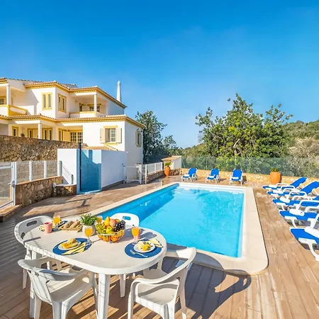 Villa For Ten People With Garden * Albufeira